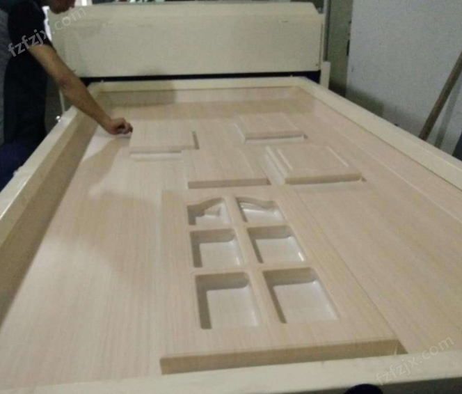 板式家具橱柜门吸塑机